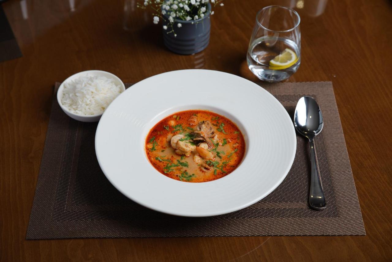 Royal Tulip Hotel & Casino, Tbilisi Exterior photo A bowl of tom yum soup