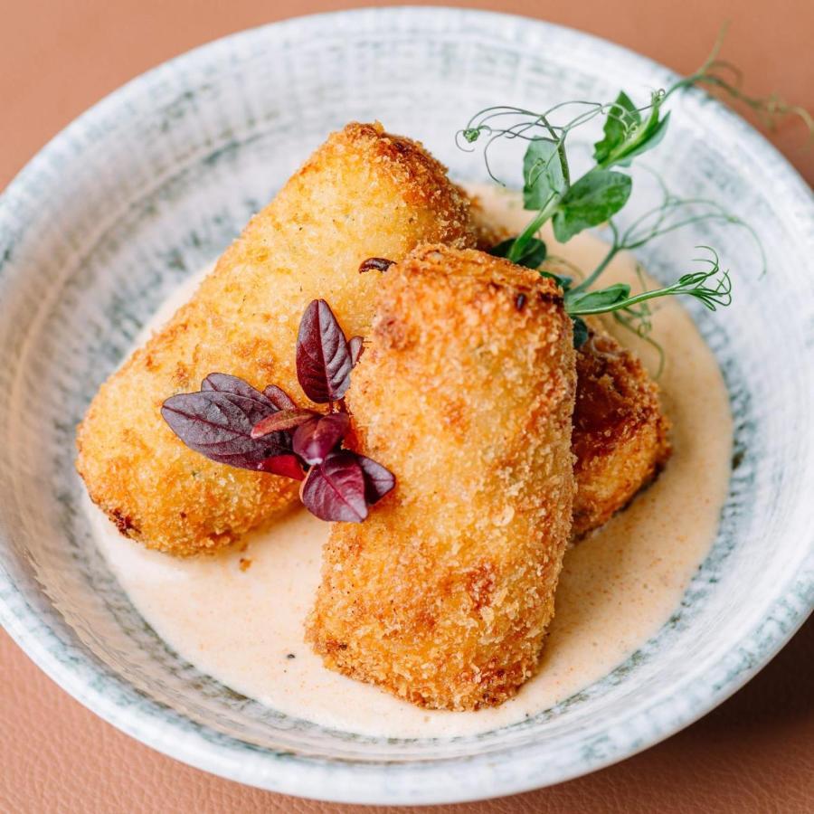 Royal Tulip Hotel & Casino, Tbilisi Exterior photo Mozzarella sticks
