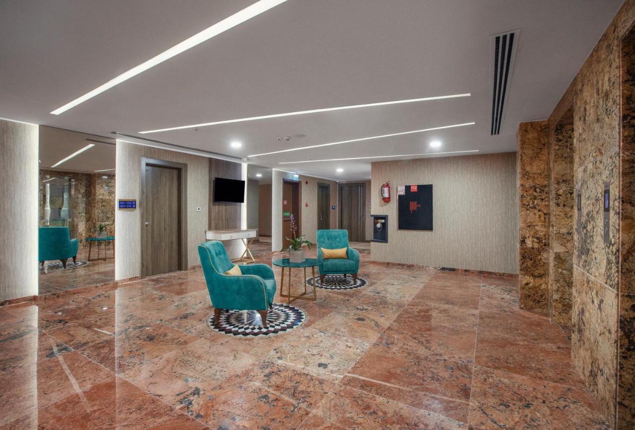 Royal Tulip Hotel & Casino, Tbilisi Exterior photo Lobby