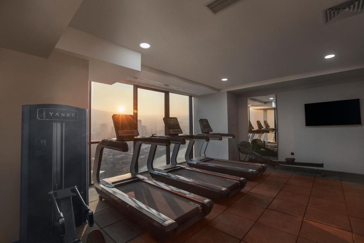 Royal Tulip Hotel & Casino, Tbilisi Exterior photo The gym at the hotel