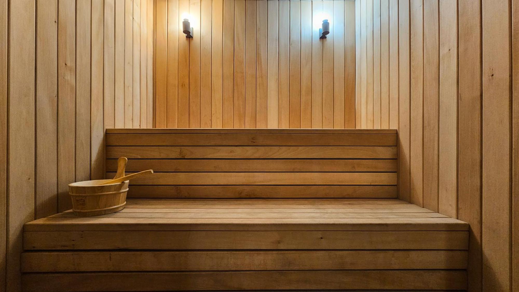 Royal Tulip Hotel & Casino, Tbilisi Exterior photo A Finnish sauna