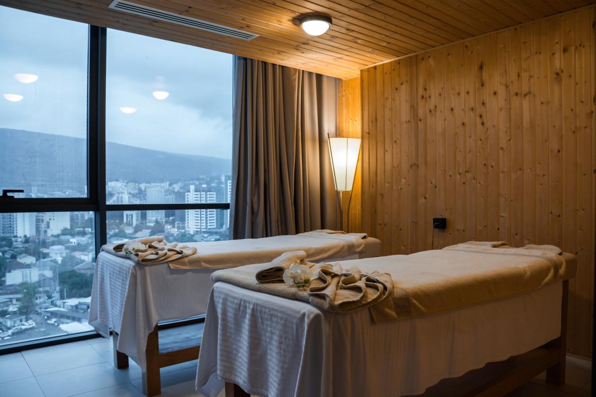 Royal Tulip Hotel & Casino, Tbilisi Exterior photo Massage beds